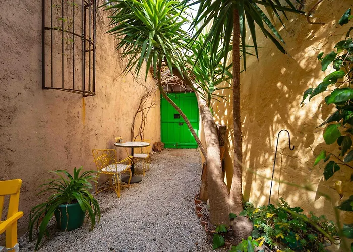 Macaron Konagi Guest house 4*